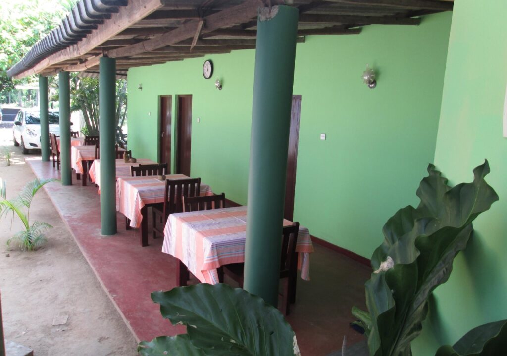 Полоннарува: Leesha Tourist Home