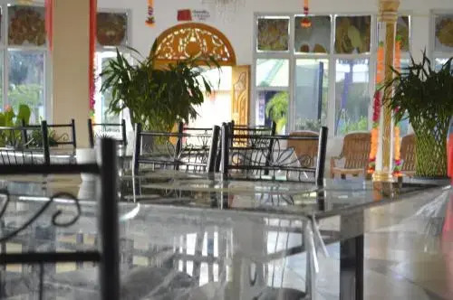 Калкудах: Gnanam Holiday Inn