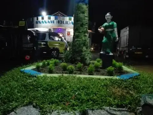 Калкудах: Gnanam Holiday Inn