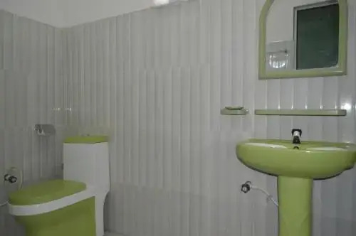 Калкудах: Gnanam Holiday Inn