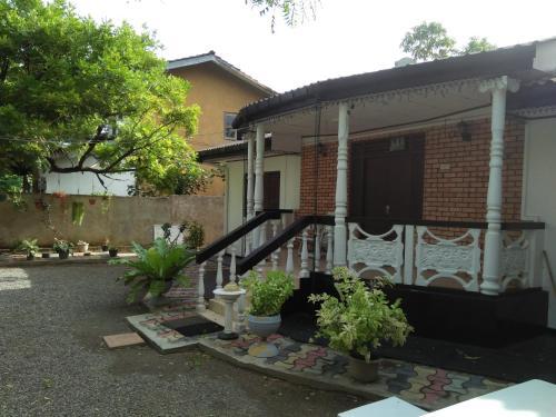 Online Beach Guest House — фото 1