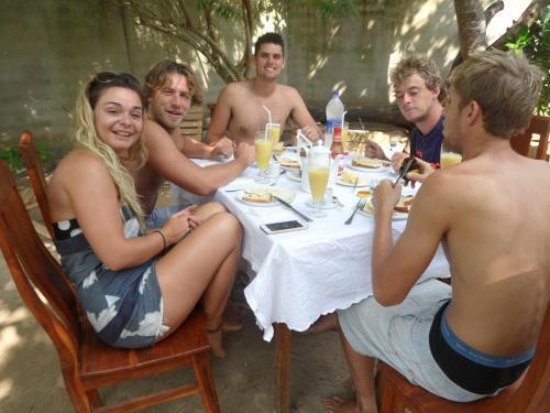 Ахангама: Dolce Vita Surf Rest Point