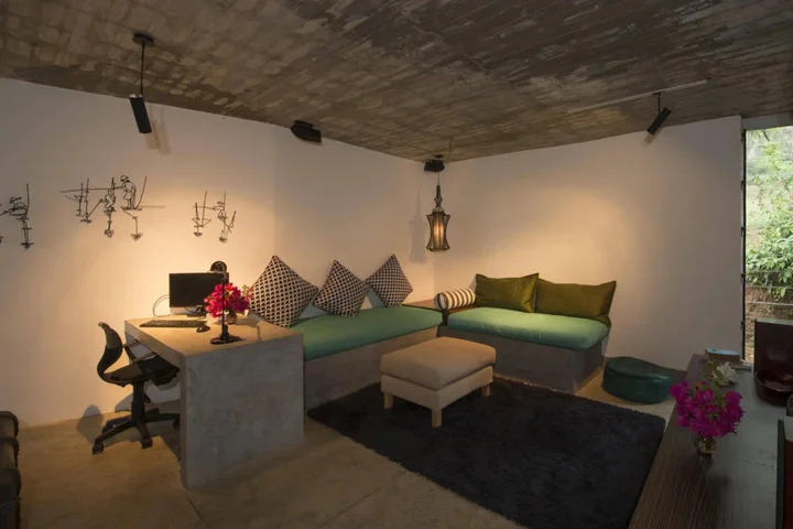 Унакурува: Walatta House