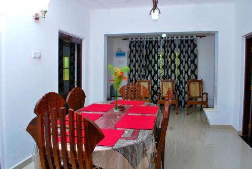 Катукурунда: Malsri Villa