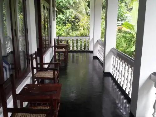 Хиккадува: Sanka Villa