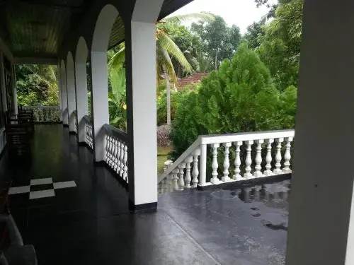 Хиккадува: Sanka Villa