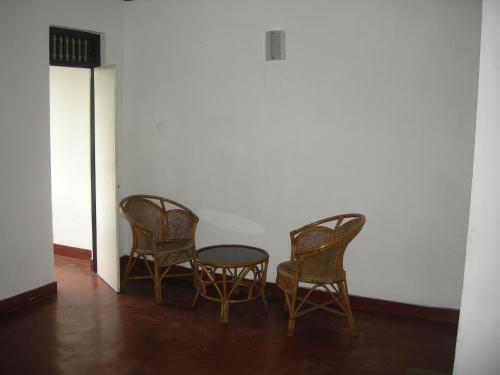 Пиннавала: Hotel Heshani