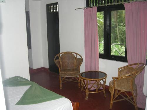 Пиннавала: Hotel Heshani