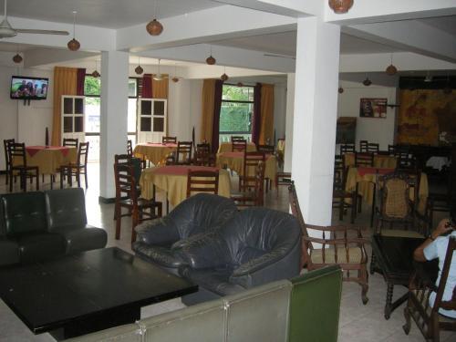 Пиннавала: Hotel Heshani