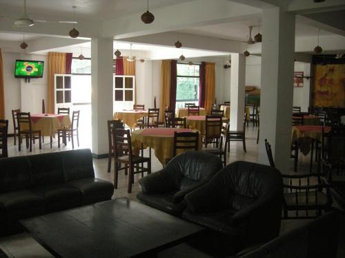Пиннавала: Hotel Heshani
