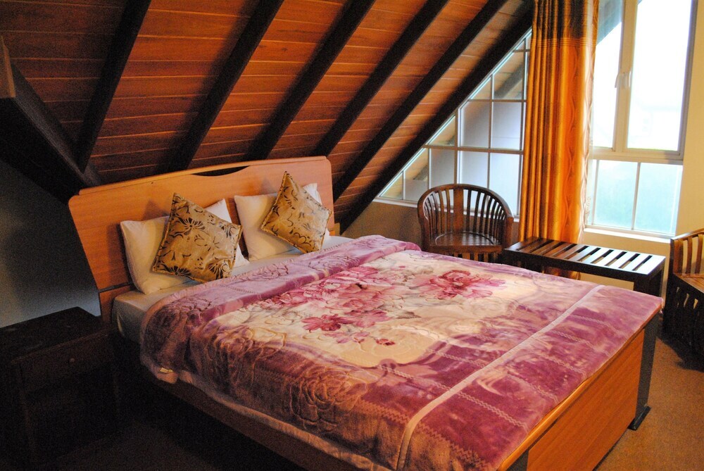Нувара-Элия: See Lake Resort