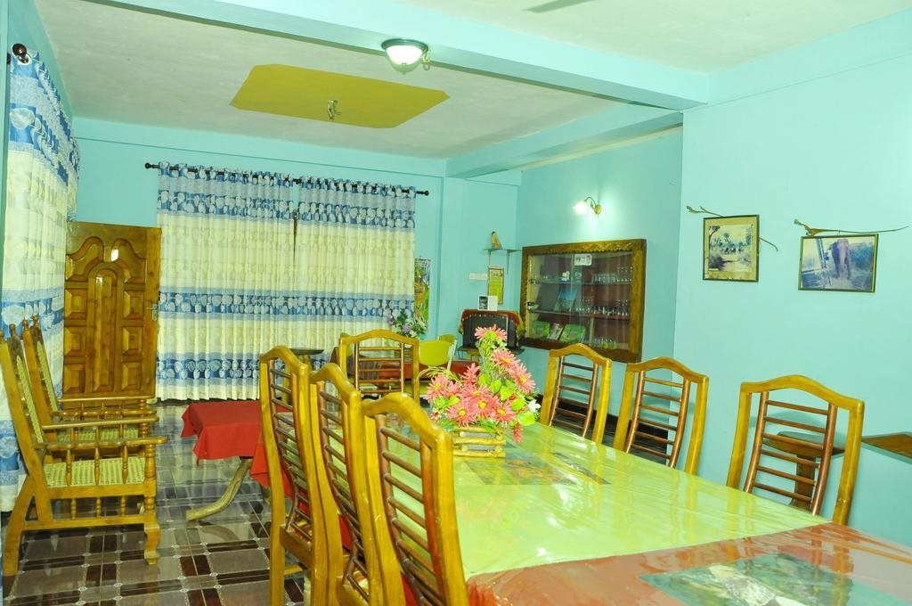 Удавалаве: Ajith Rooms and Safari Jeep