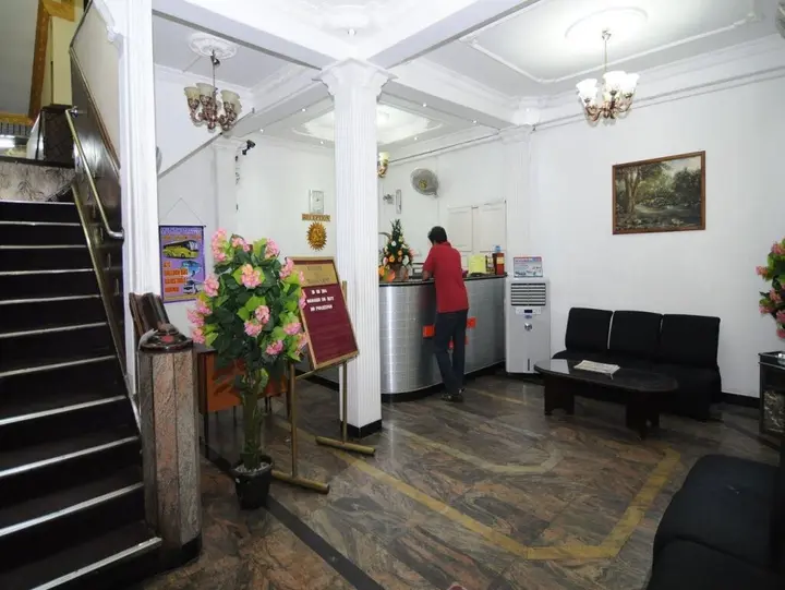Коломбо: Brighten  Hotels
