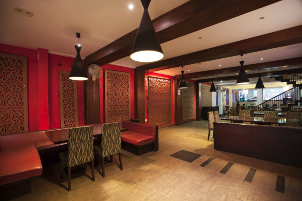 Канди: Oak Ray City Hotel