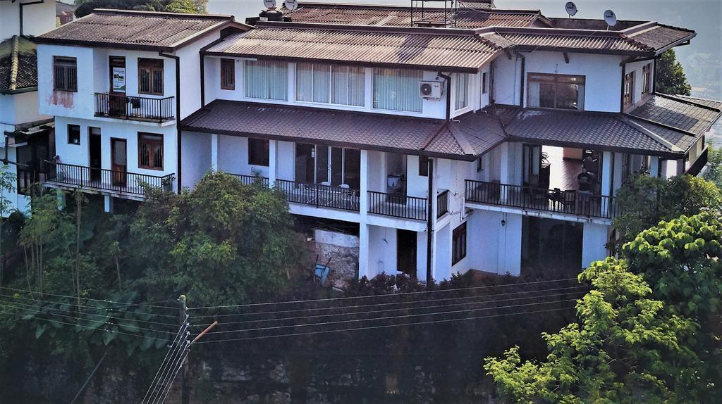 Канди: Jack Tree Lodge