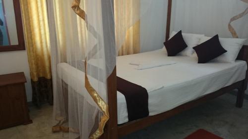 Ахангама: Ritz Surf Resort