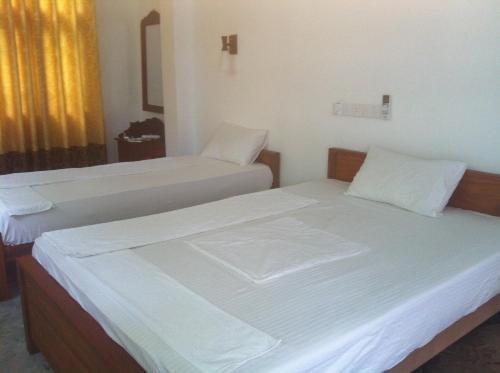 Ахангама: Ritz Surf Resort