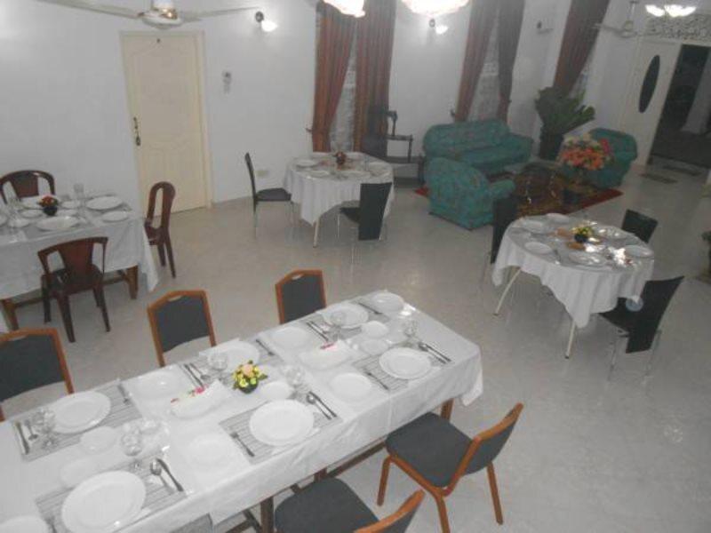 Канди: Kandy Casual Tourist Hotel