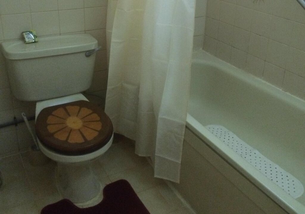 Коломбо: Hector & Manel's Home
