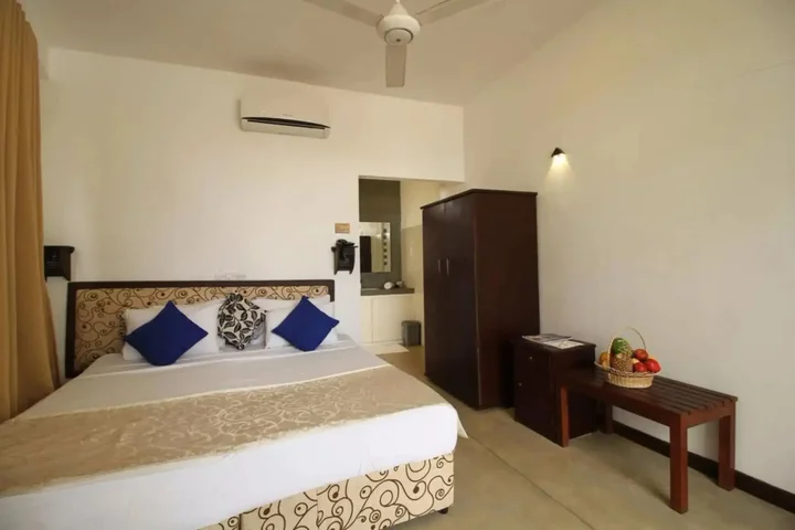 Унаватуна: Hotel Rock Fort
