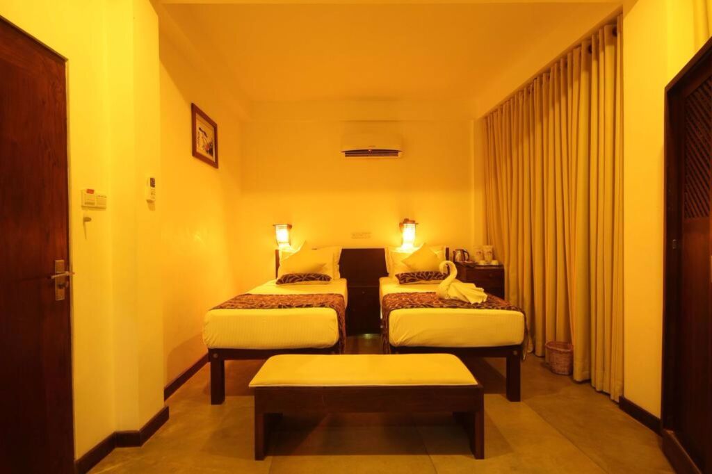 Унаватуна: Hotel Rock Fort
