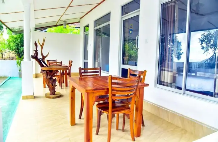Элла: Ella Nimal Nest Inn