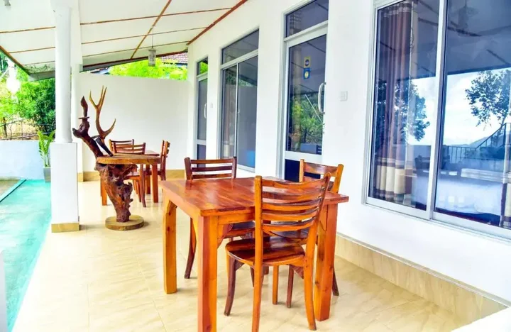 Элла: Ella Nimal Nest Inn