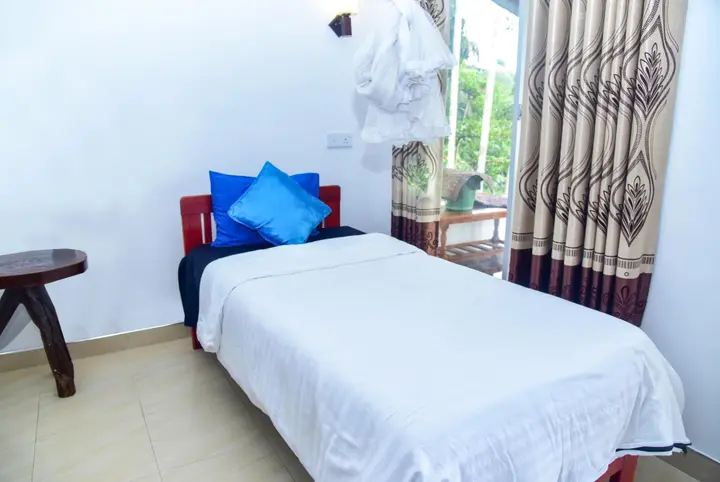 Элла: Ella Nimal Nest Inn