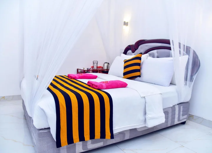 Элла: Ella Nimal Nest Inn