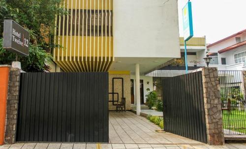 Гора Lavinia: Hotel 12
