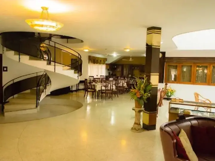 Гора Lavinia: Hotel 12
