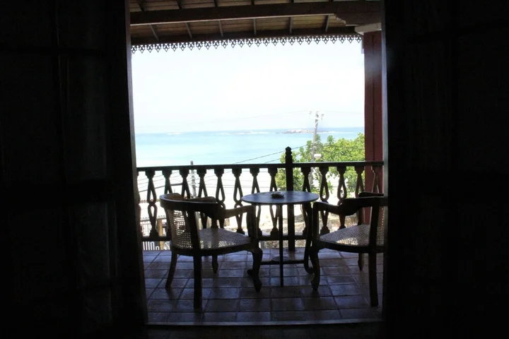 Унаватуна: Neptune Bay Hotel