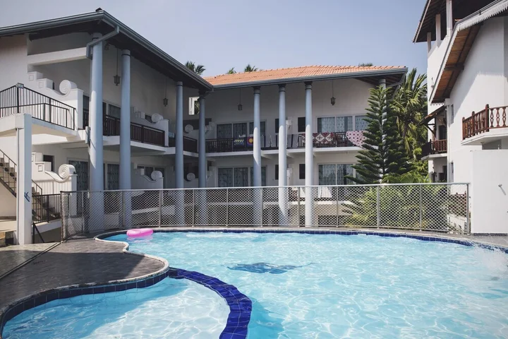 Унаватуна: Neptune Bay Hotel