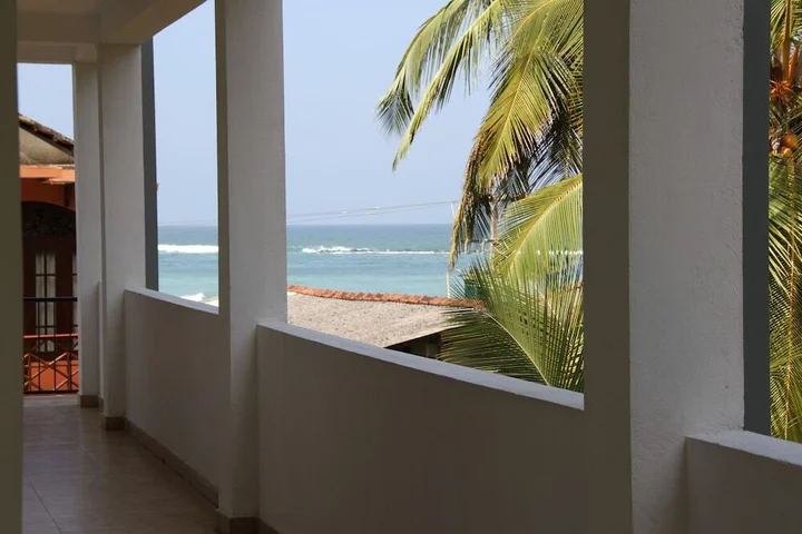 Унаватуна: Neptune Bay Hotel