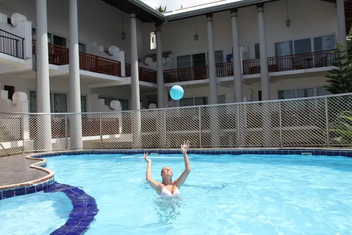Унаватуна: Neptune Bay Hotel