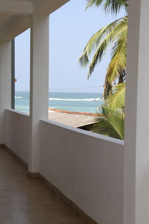 Унаватуна: Neptune Bay Hotel