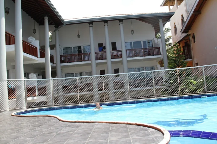 Унаватуна: Neptune Bay Hotel