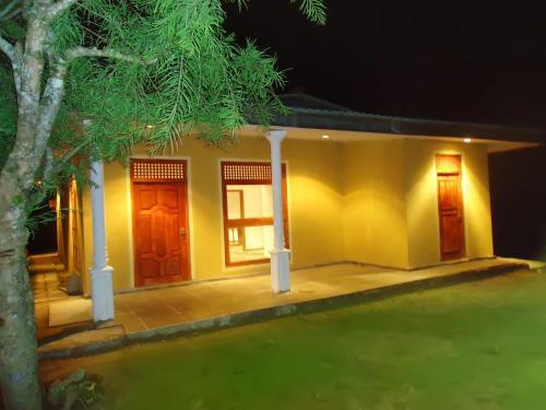 Канди: Buludanda Estate Bunglows