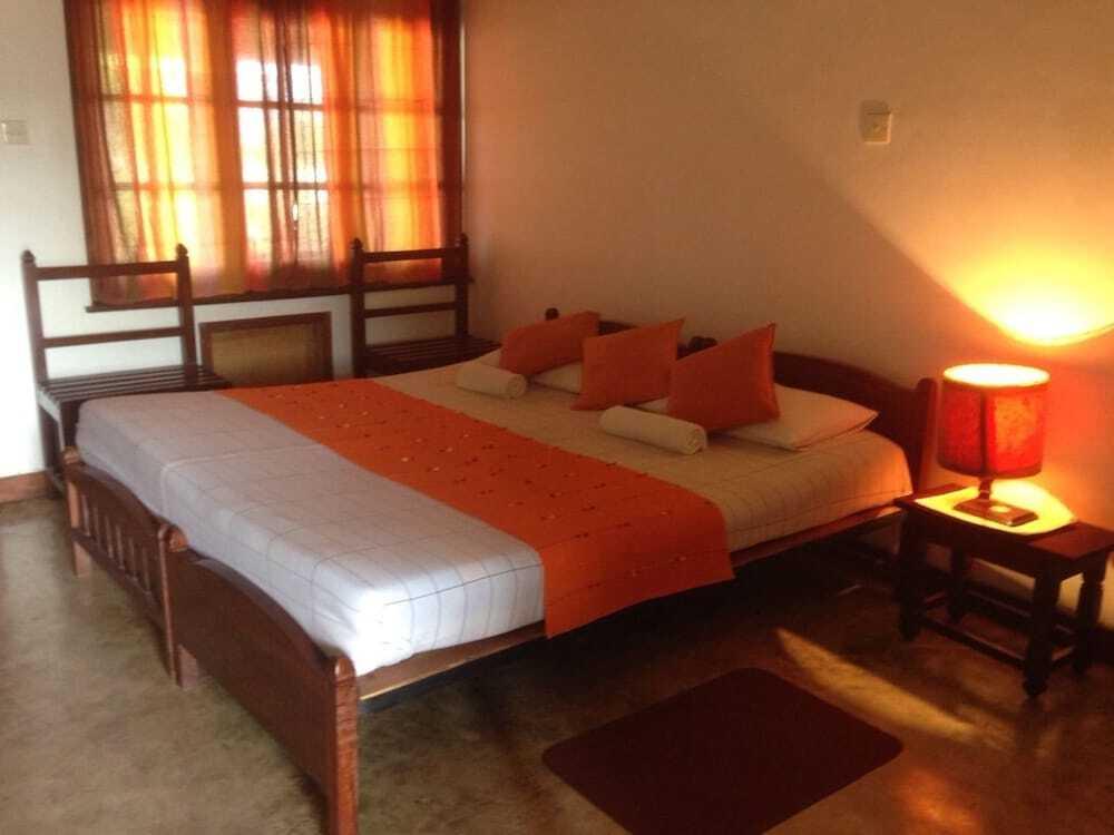 Гора Lavinia: Ivory Inn