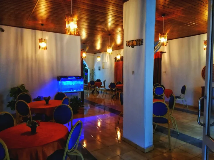 Пиннавала: Hotel Elephant Lobby