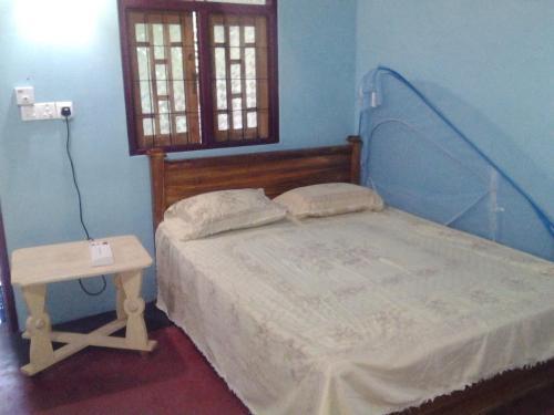 Кандакули: Juud Guest House
