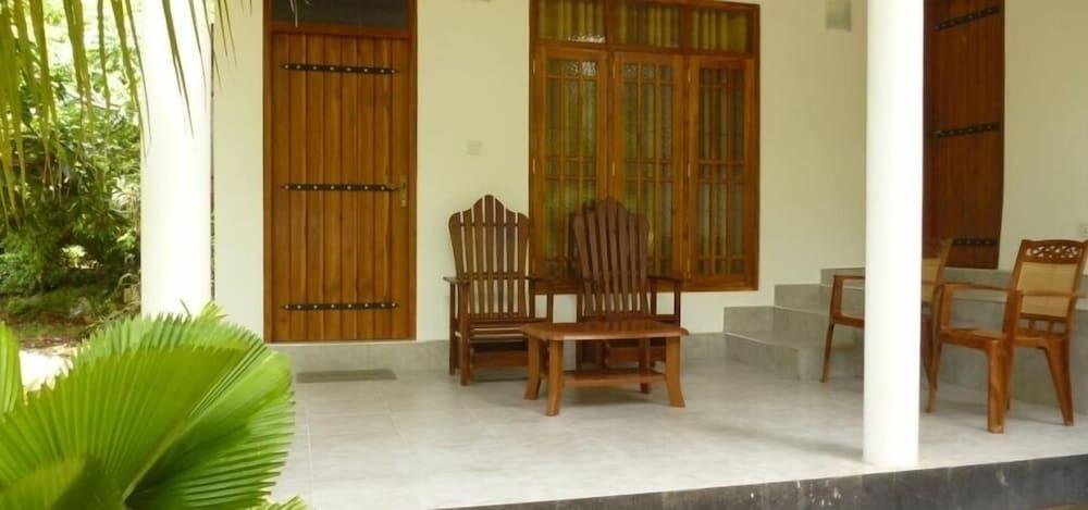 Удавалаве: Serene Home Stay