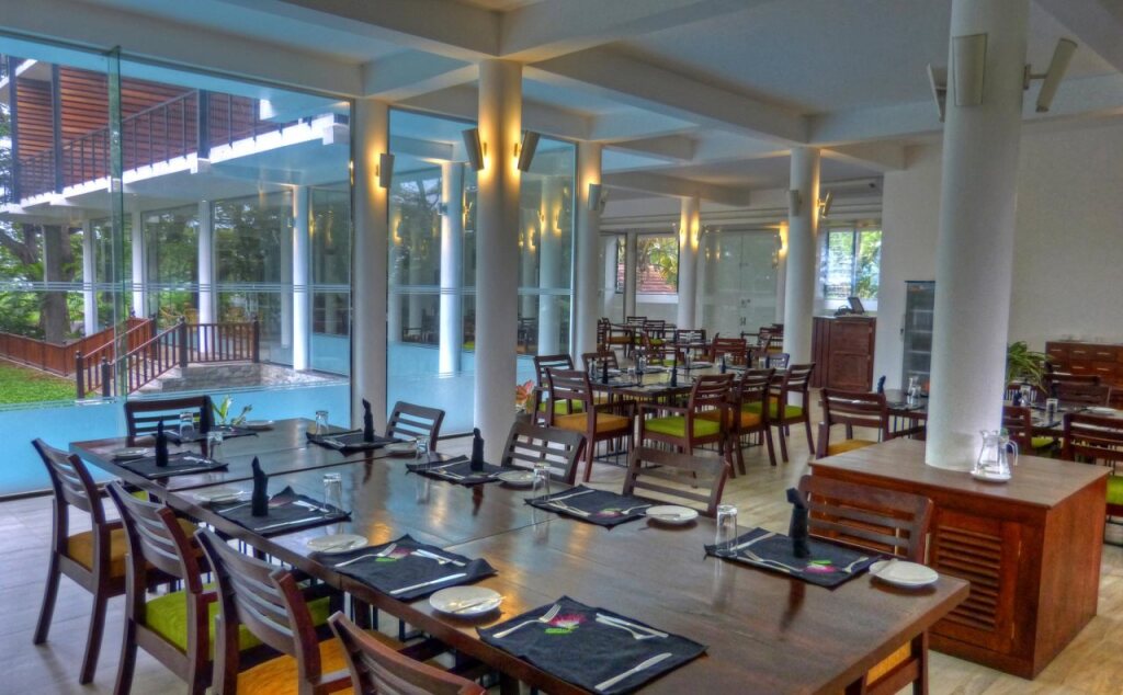 Тиссамахарама: The Rain Tree Hotel