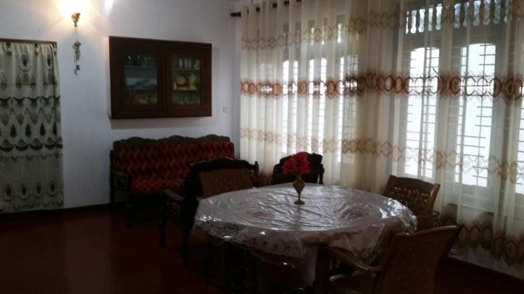 Мирисса: Desitha Family House