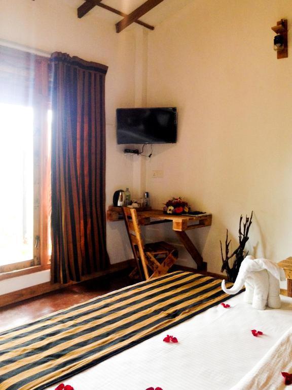 Элла: The Spice Lodge