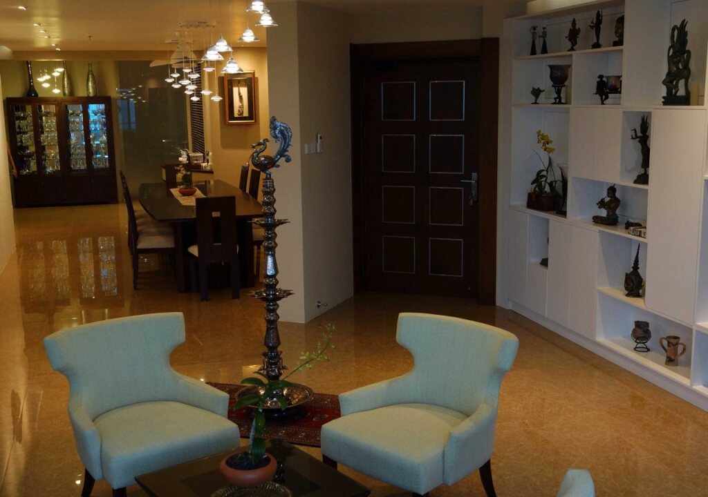 Гора Lavinia: The Penthouse Above Sea