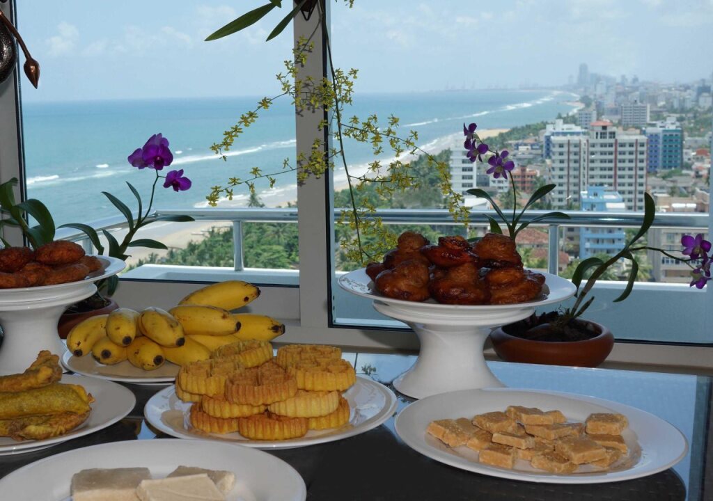Гора Lavinia: The Penthouse Above Sea