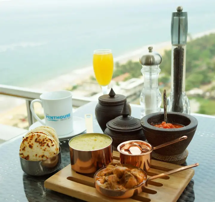 Гора Lavinia: The Penthouse Above Sea