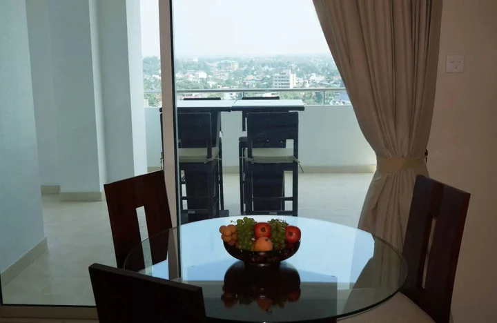 Гора Lavinia: The Penthouse Above Sea