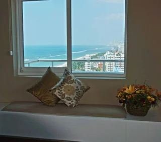 Гора Lavinia: The Penthouse Above Sea